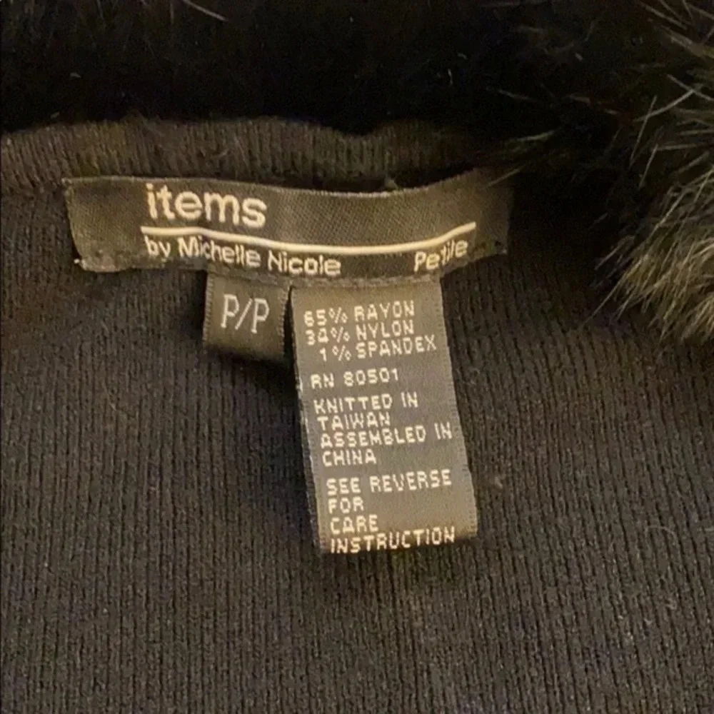 Black‎ sweater fur trim collar